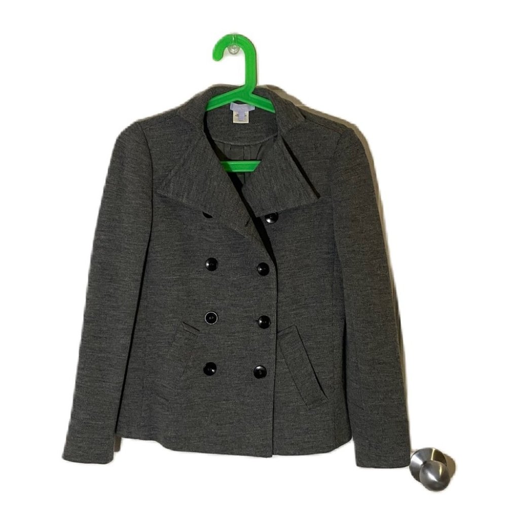 Vera Wang short pea coat. 100% wool outer 100% silk lining Gray